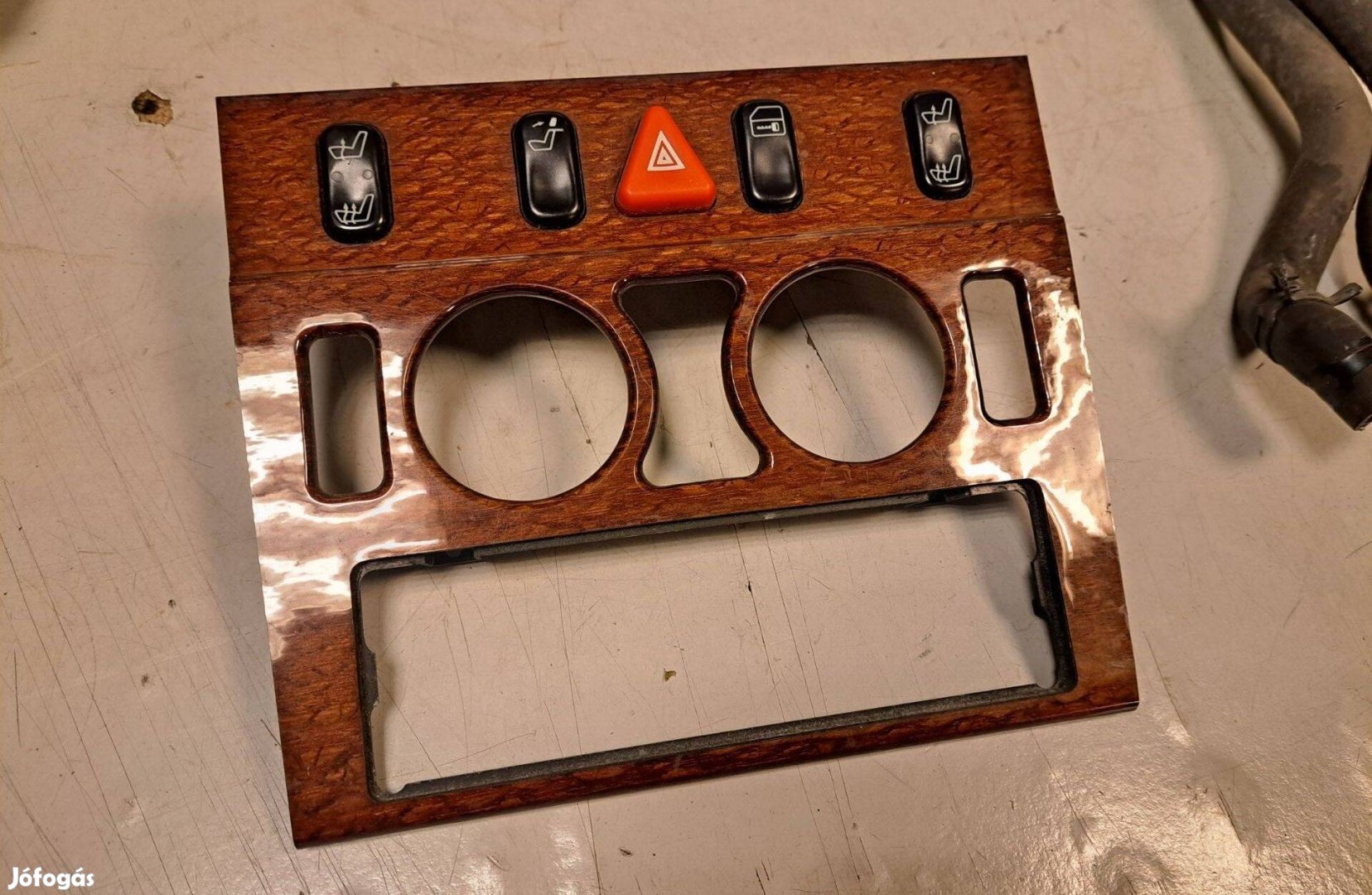 Eladó Mercedes-Benz W 210 középkonzol / kapcsoló / középső betét