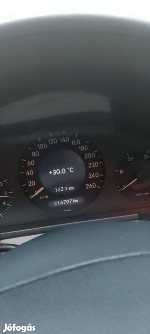 Eladó Mercedes E200 friss műszakival