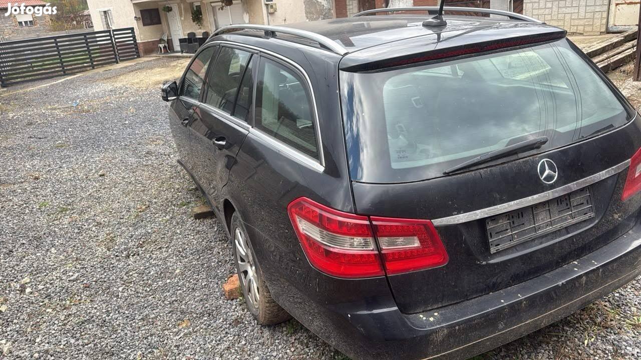 Eladó Mercedes W212 E200