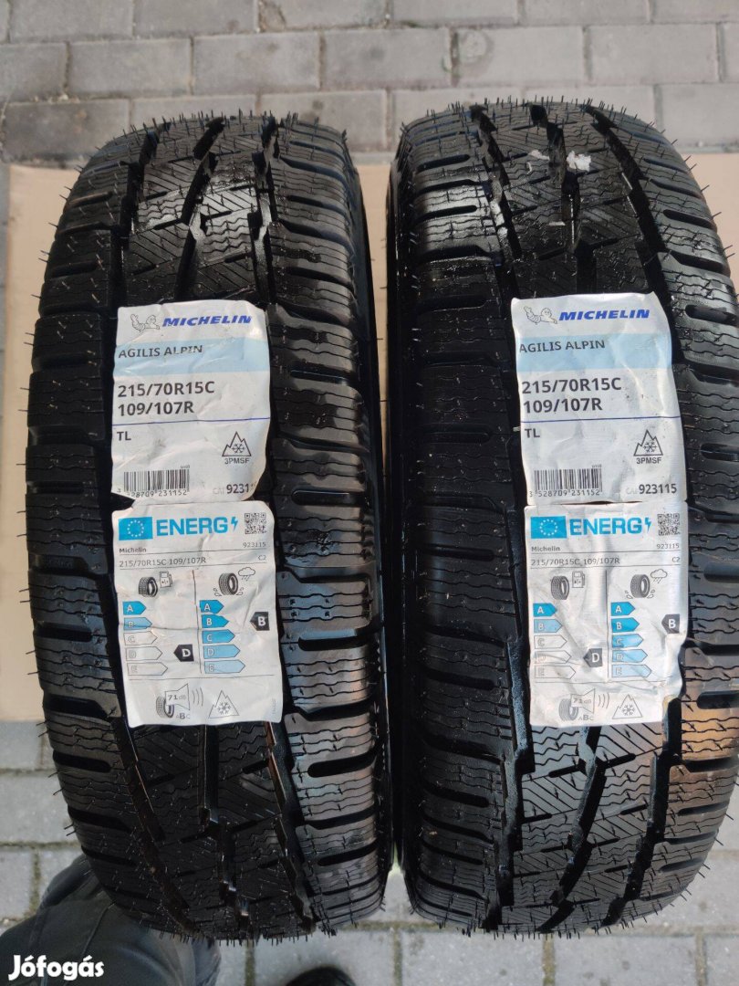 Eladó Michelin Agilis Alpin Grnx 215/70 R15C 109/107R gumiabrocs