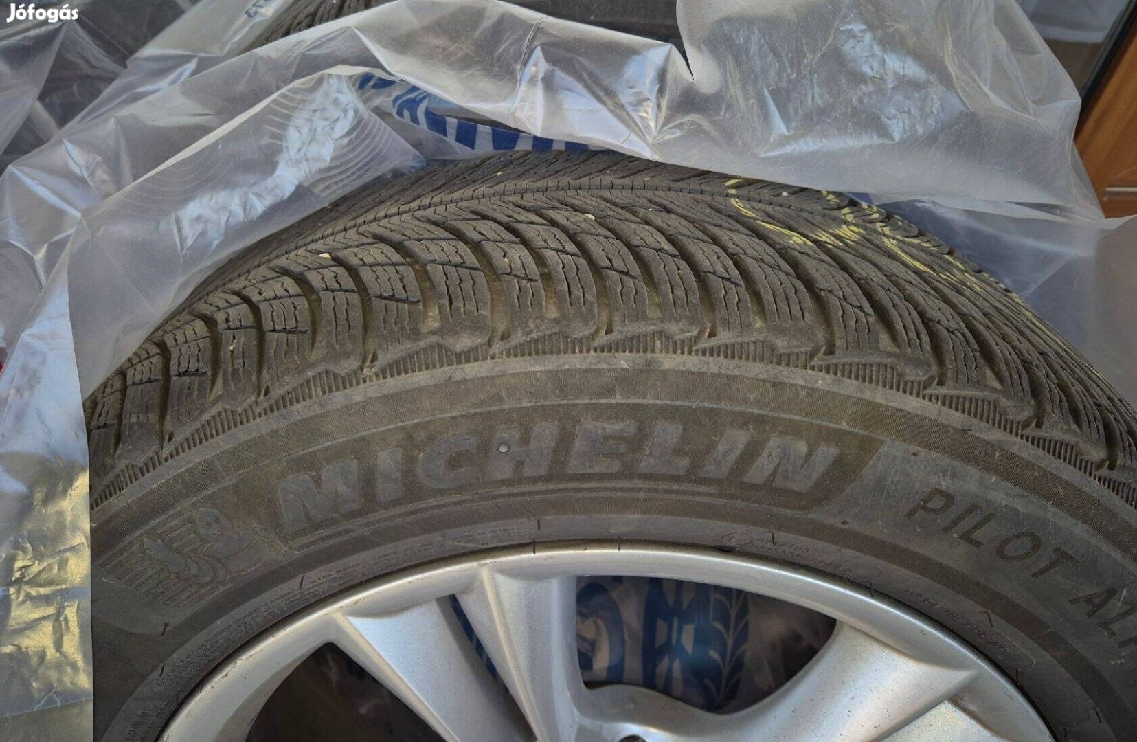 Eladó Michelin Alpin 5 SUV prémium téli abroncs 4 db