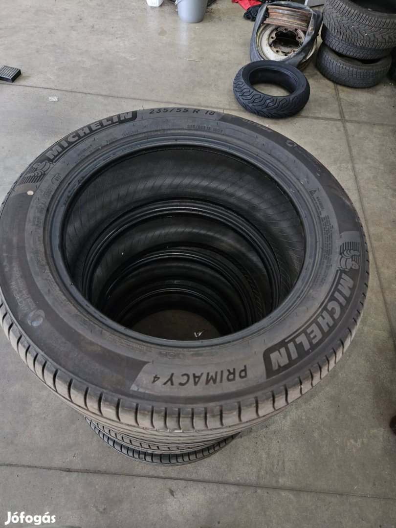 Eladó Michelin nyárigumi 235/55 R18