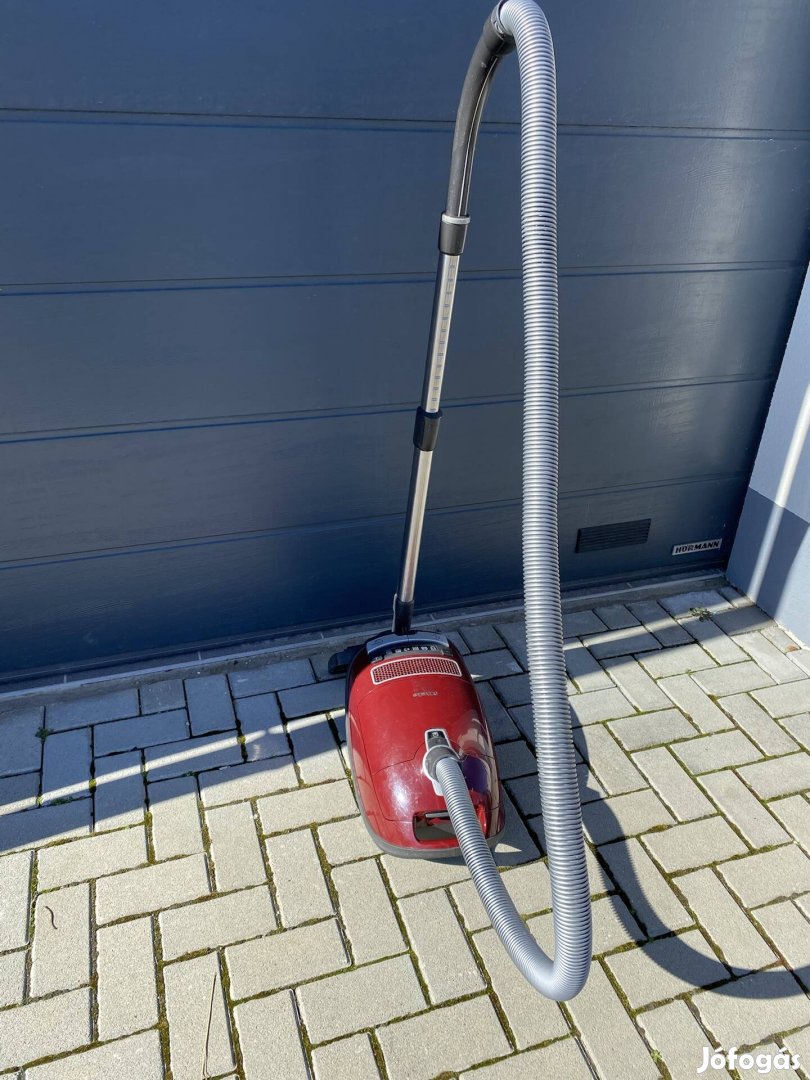 Eladó Miele Porszívó!