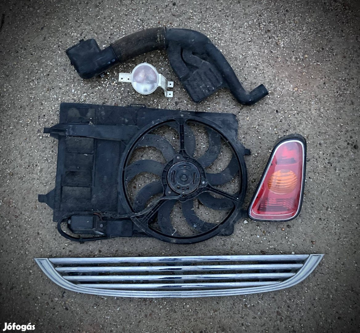 Eladó Mini One Cooper ventillátor, díszrács, lámpa. Bp/posta