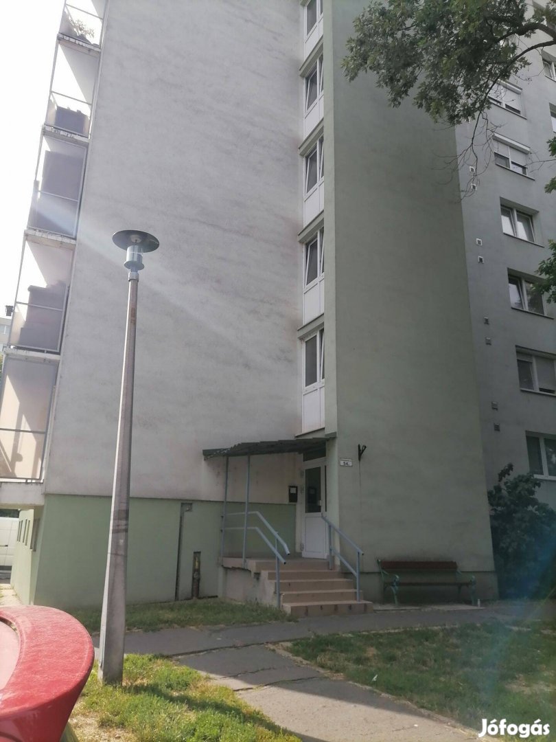 Eladó Miskolc belvárosában 1.5 szobás panel lakás