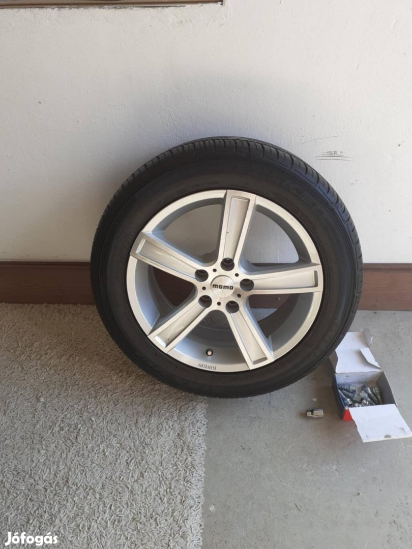 Eladó Momo alu fenik nyári gumival.