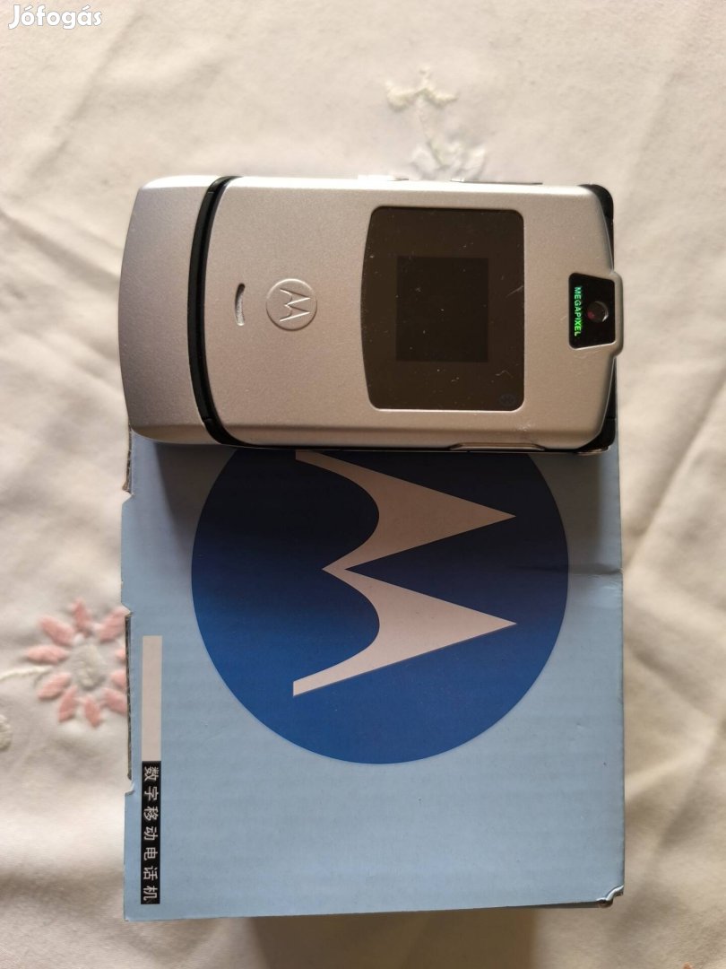 Eladó Motorola V3i új.