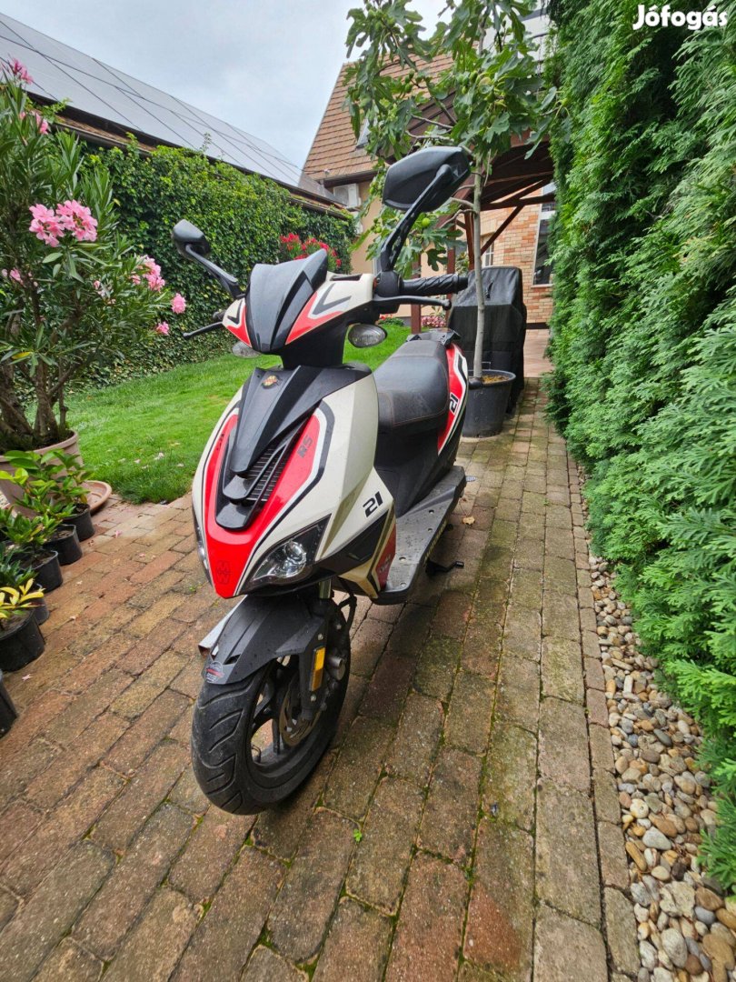 Eladó Motowell Rs Magnet 21