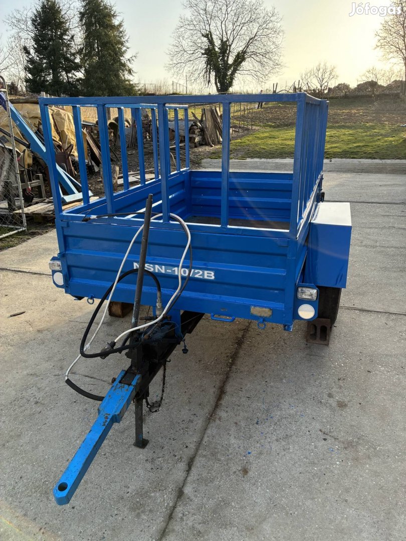 Eladó NSN-102B pótkocsi