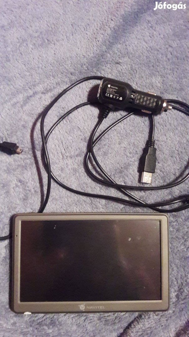 Eladó Navitel GpS kütyü, kitűnő, az alább látható tartozékokkal