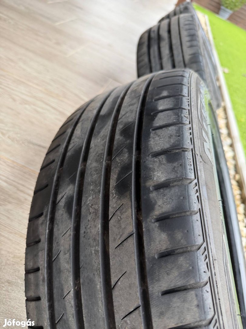 Eladó Nexen 215/45 r18 nyári gumi