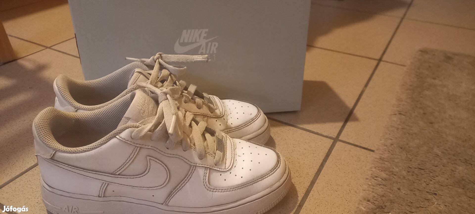 Eladó Nike Air cipő- fehér, 38.5 méret