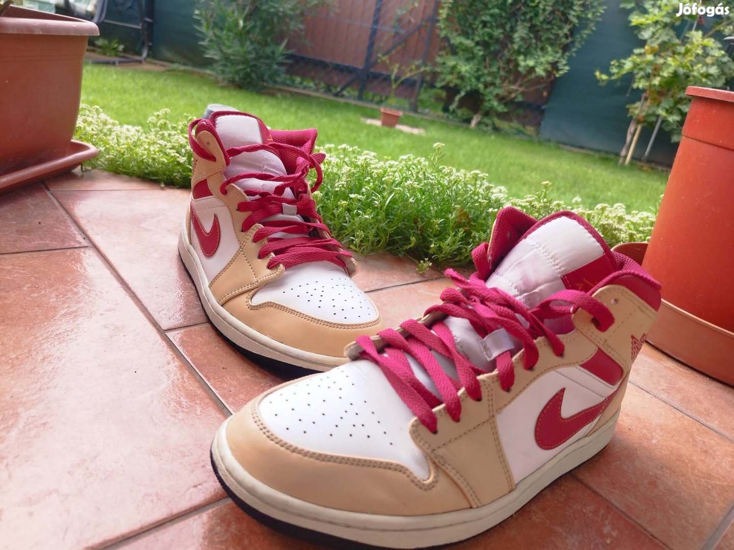 Eladó Nike Jordan mid Beige white curry