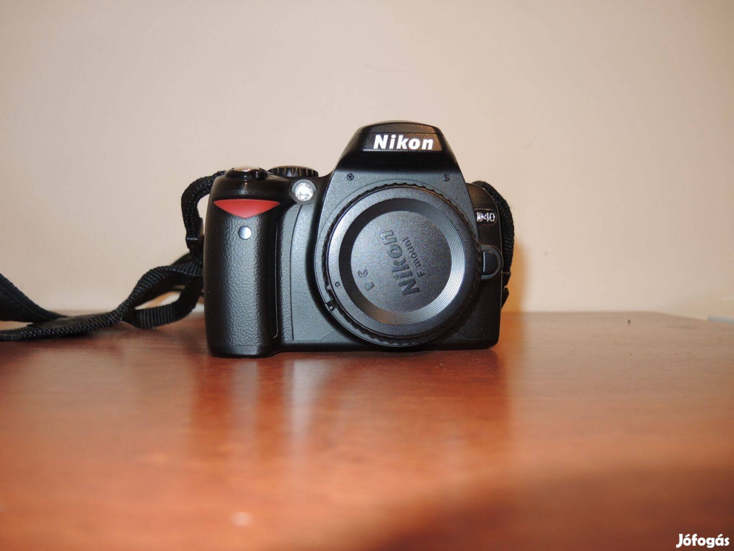 Eladó Nikon D40 fényképezőgép váz 1db akku