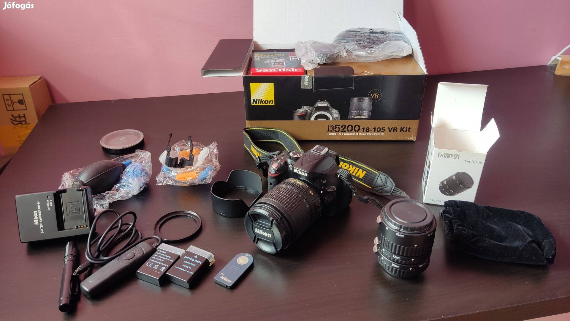 Eladó Nikon D5200 + 18-105 mm AF-S DX VR sok kiegészítővel!!