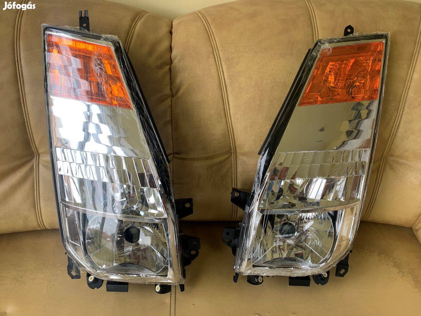 Eladó Nissan Cabstar 2006- alkatrészek, új fényszóró lámpa