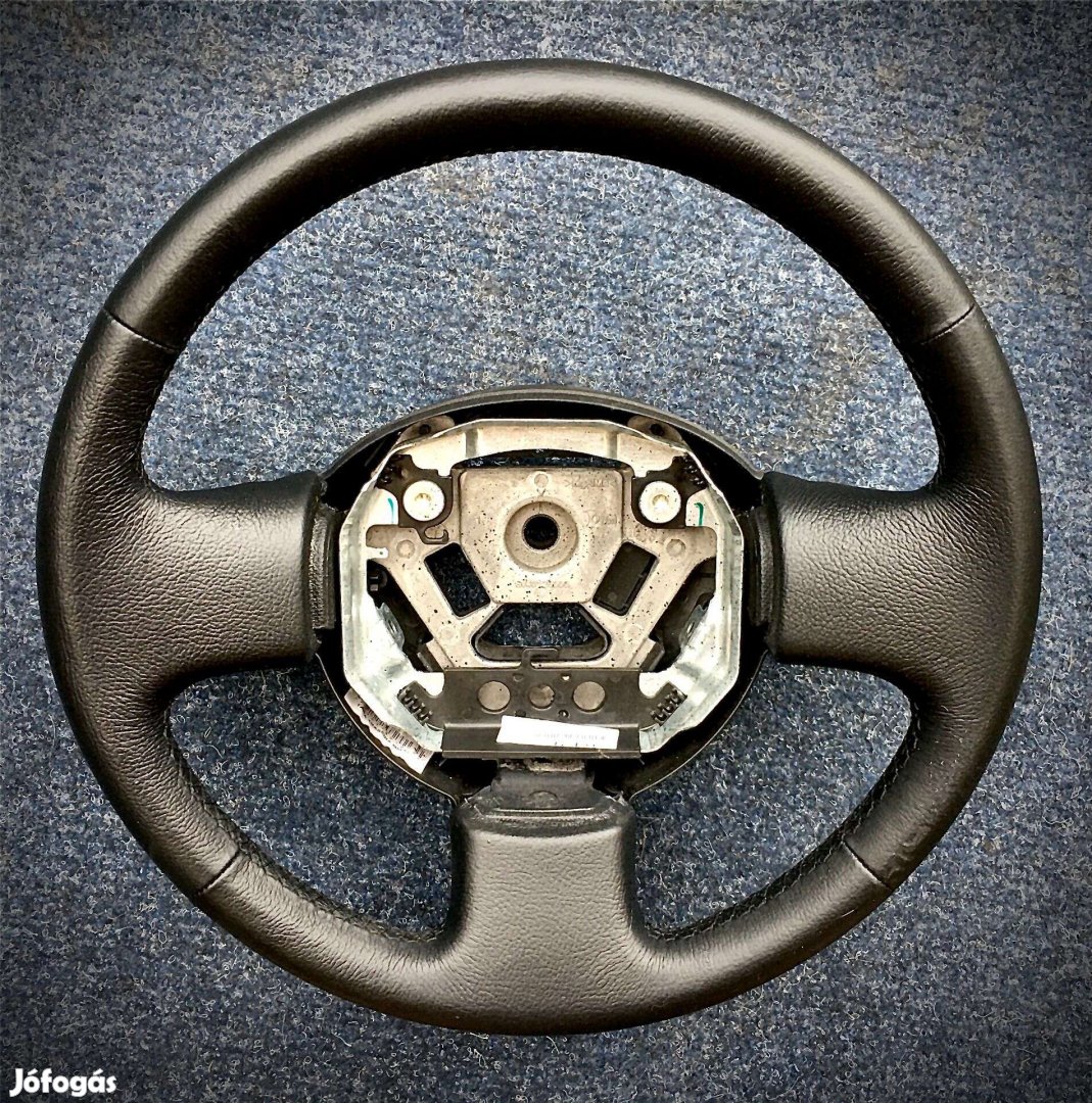 Eladó Nissan Micra K12 2008-utáni hibátlan bőr kormány. Bp/posta