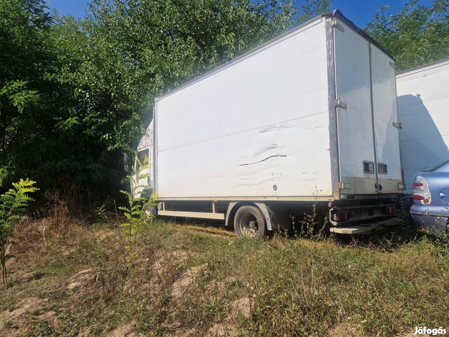 Eladó Nissan teherautók!