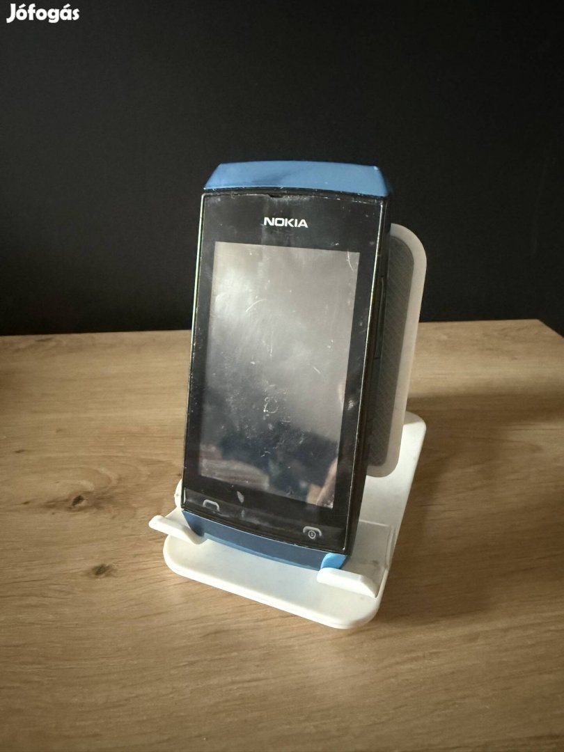 Eladó Nokia Asha 305