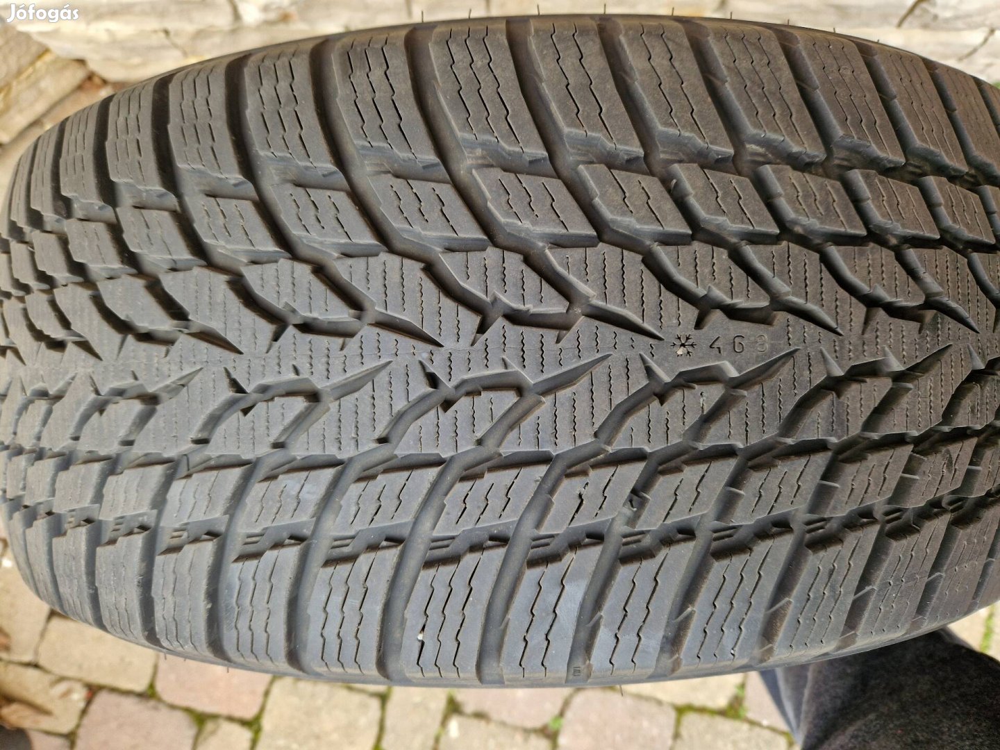 Eladó Nokian 225/50 R17-es téli gumi