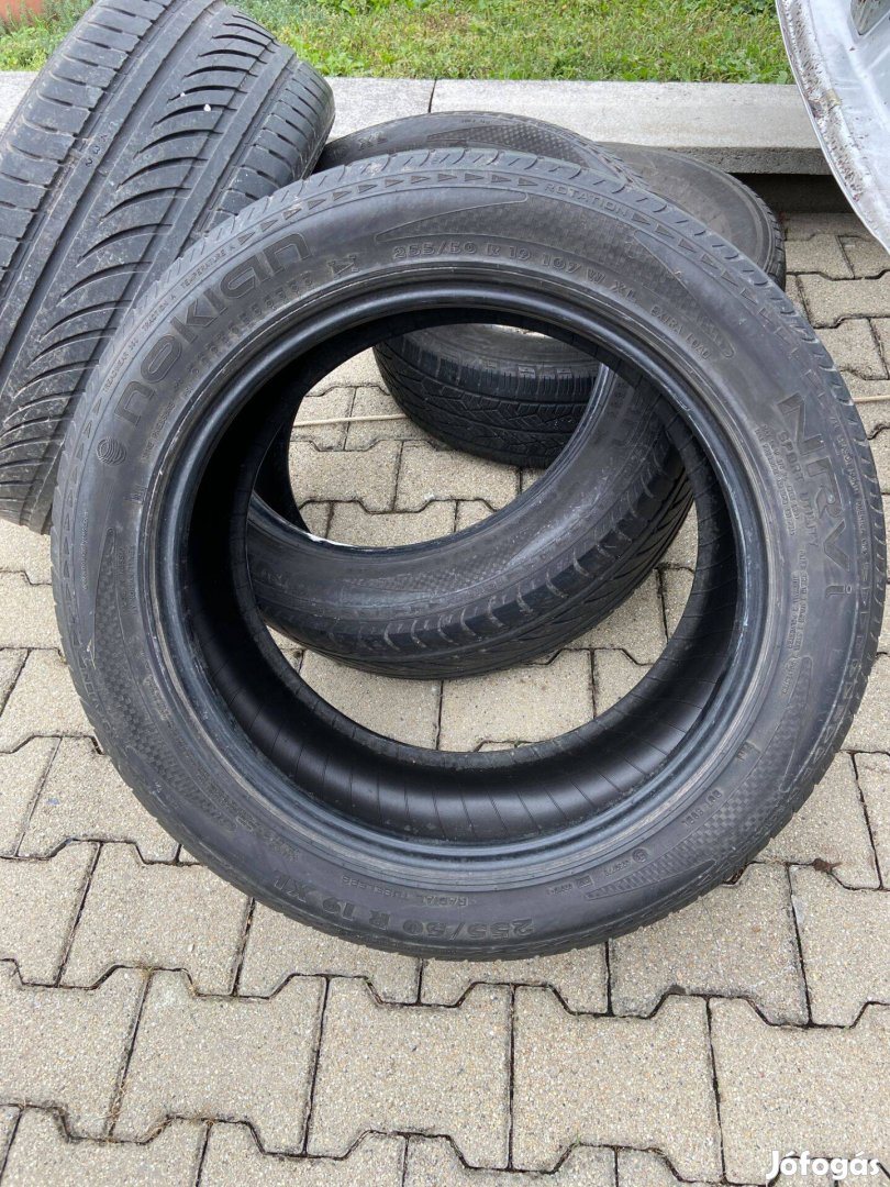 Eladó Nokian 255/50 R19 107W XL