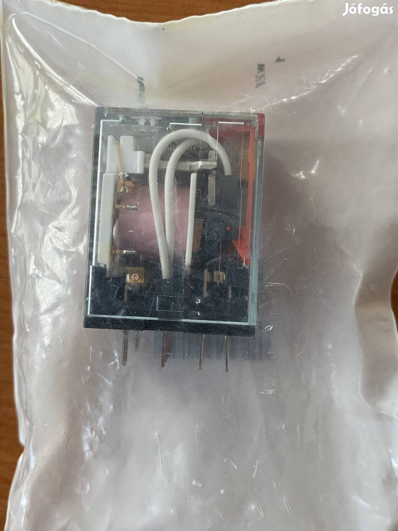 Eladó Omron relé