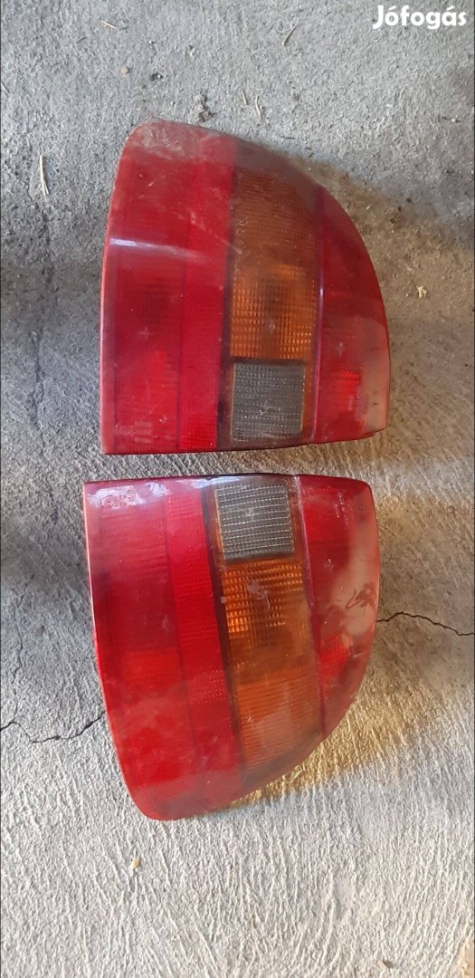 Eladó Opel Astra F sedan hátsó lámpa pár !