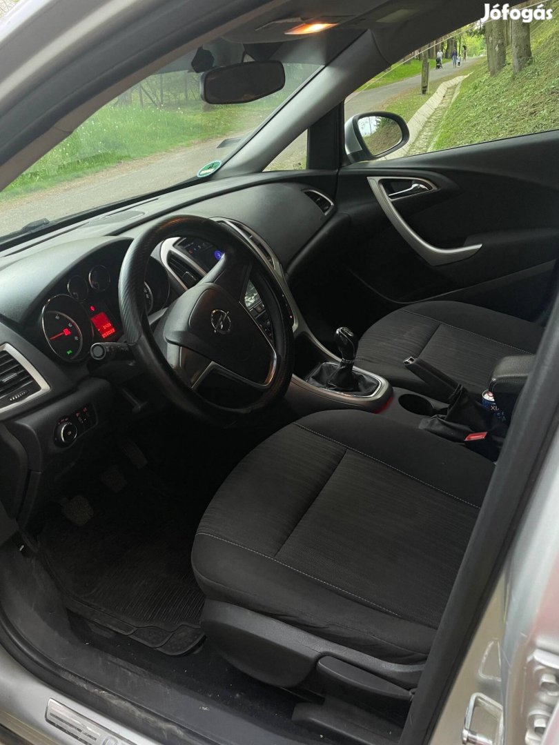 Eladó Opel Astra J