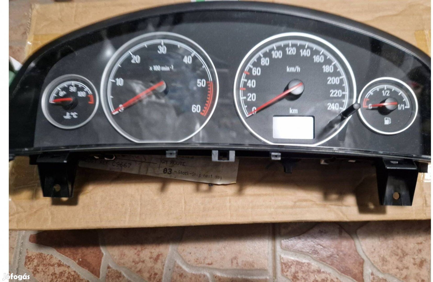 Eladó Opel Astra műszer csoport, Corsa közép konzol