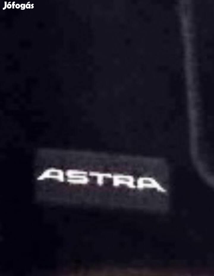 Eladó Opel Astra szőnyegszett foxpost szállítással