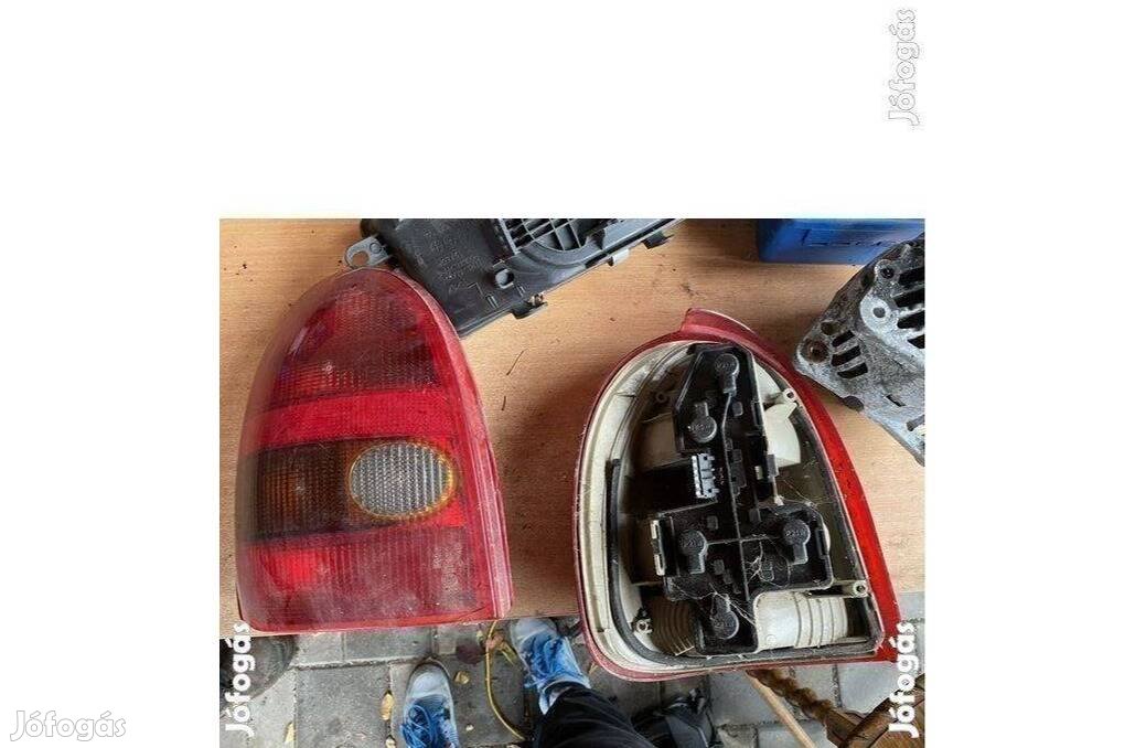 Eladó Opel Corsa B bontott hátsó lámpa