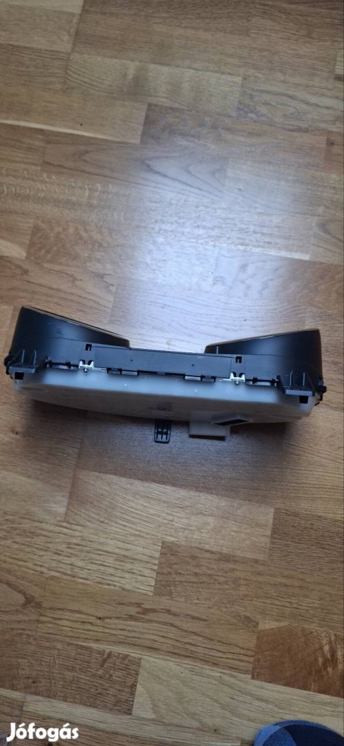 Eladó Opel J astra műszer egység és hozzá tartozó vezérlő