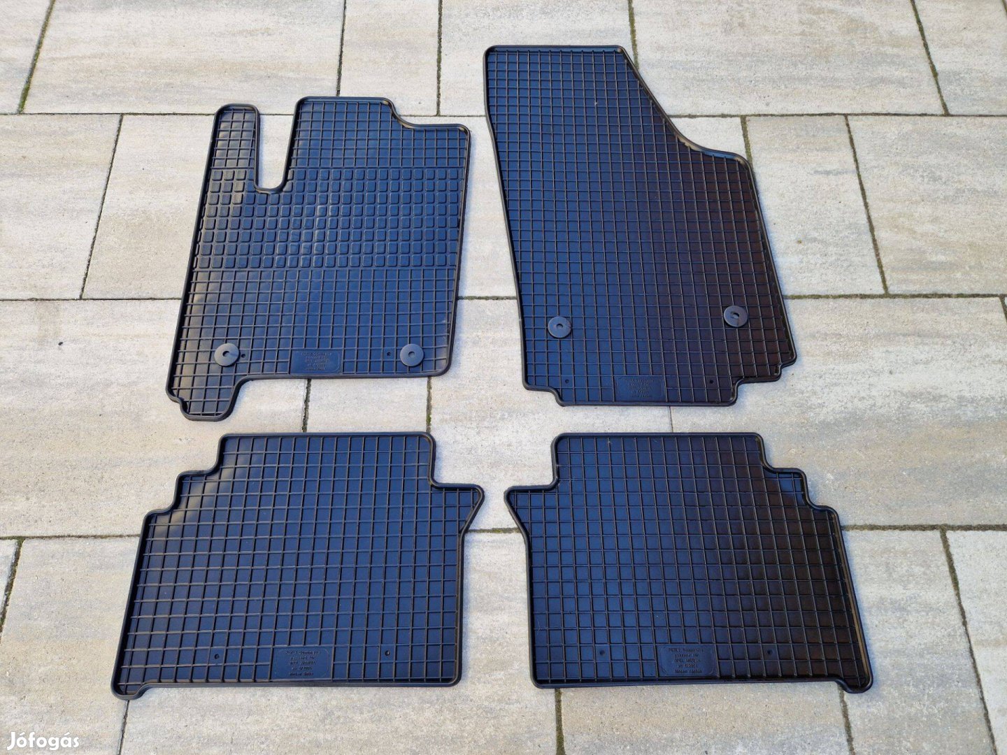 Eladó Opel Meriva A (2003-2010) gumiszőnyeg garnitúra!