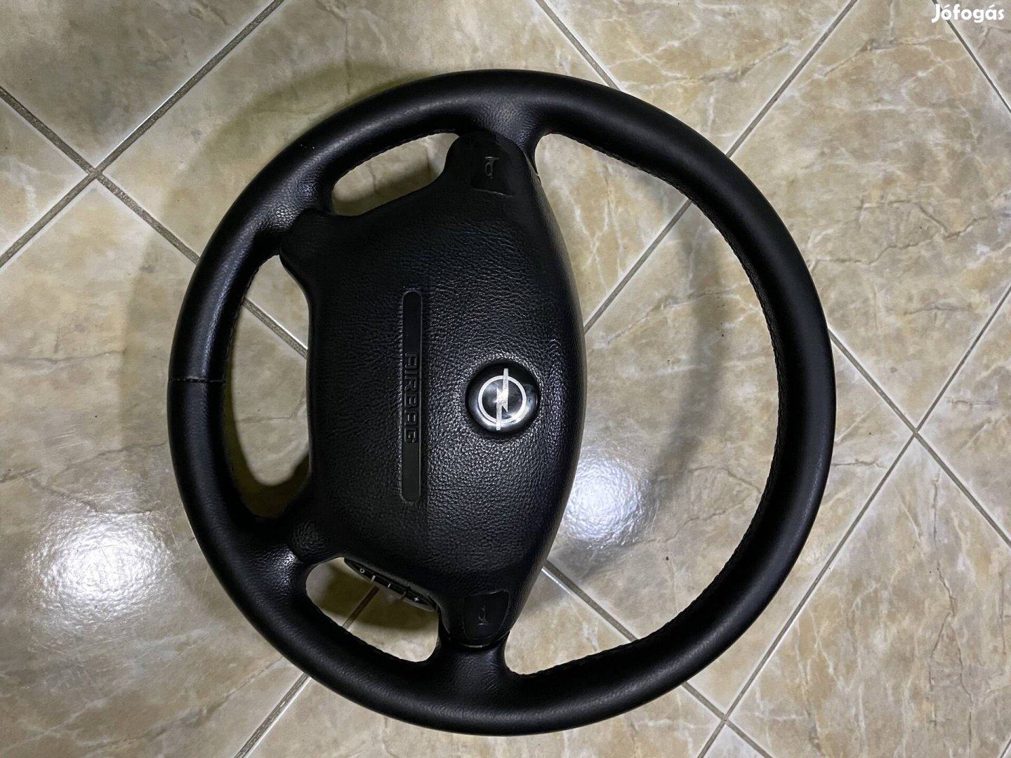 Eladó Opel Omega kormány