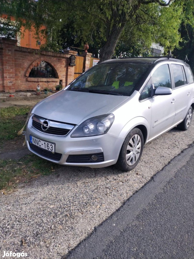 Eladó Opel Zafira B motorhibás!