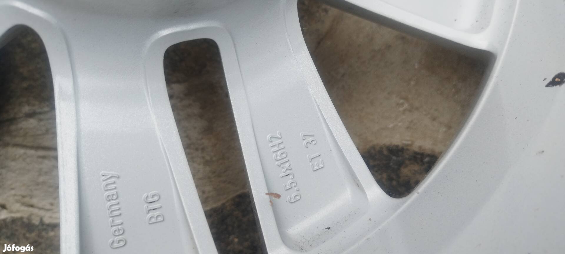 Eladó Opel alufelni garnitúra nyári gumival 