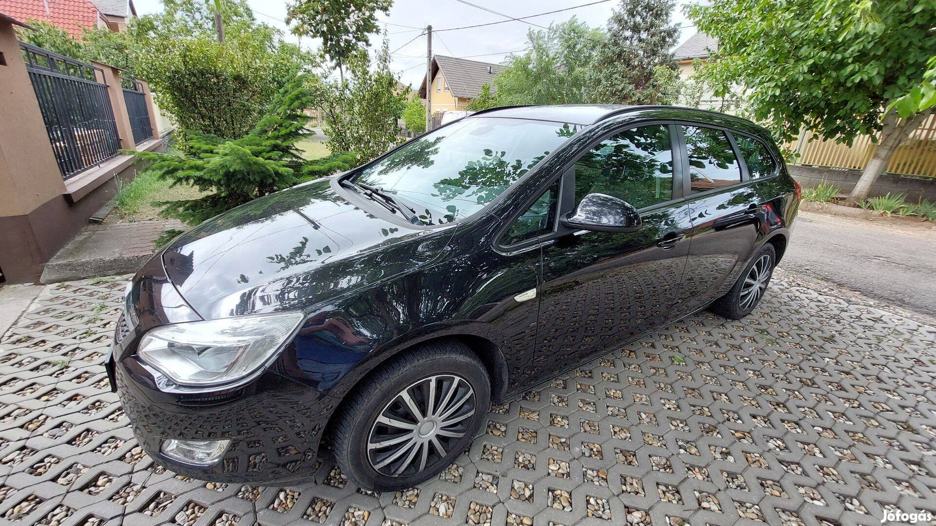 Eladó Opel astra J 1.4T kombi