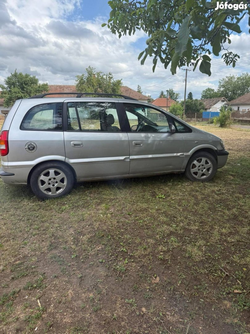 Eladó Opel zafira