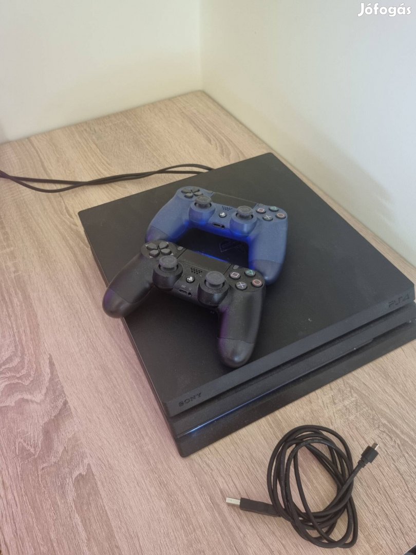 Eladó PS4 Pro,2 kontrollerrel és játékokkal