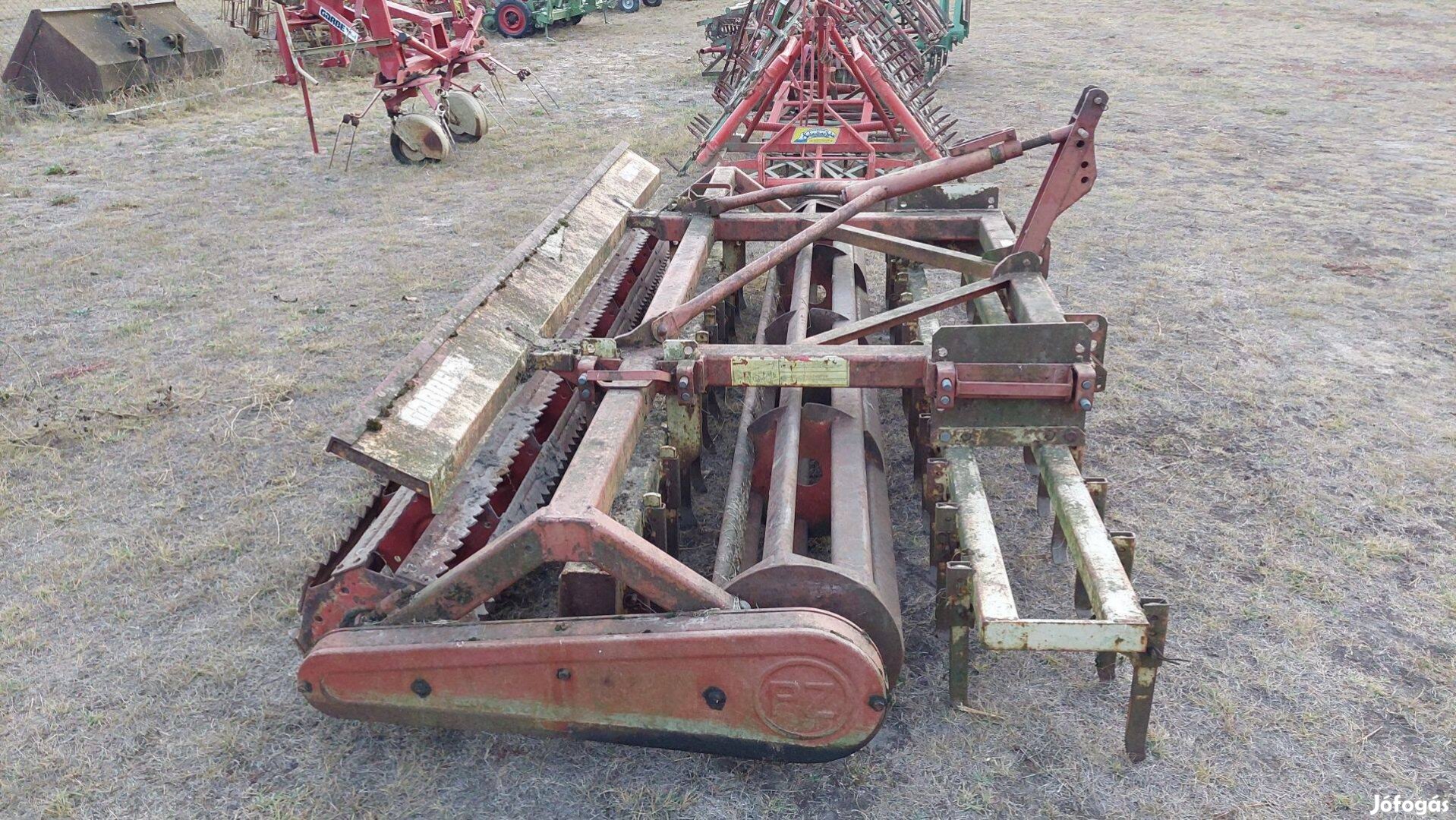 Eladó PZ-300 kompaktor, 3 méteres, jó állapotban