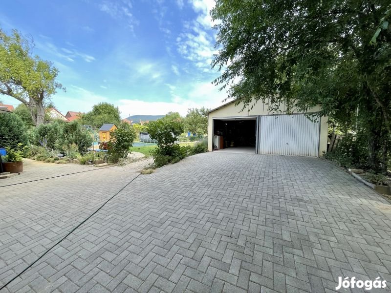 Eladó Pécs-Patacson 4 szobás társasházi téglalakás