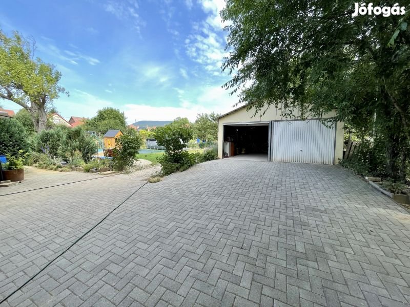 Eladó Pécs-Patacson 4 szobás társasházi téglalakás