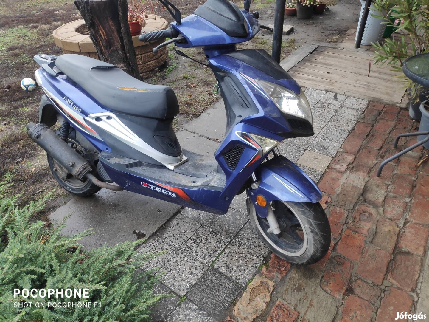 Eladó Peda robogó alkatrészeknek