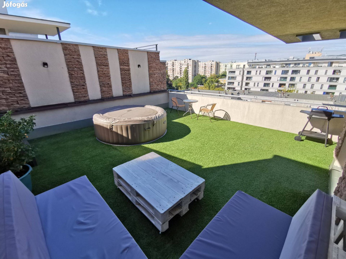 Eladó Penthouse tégle lakás, Budapest XIII