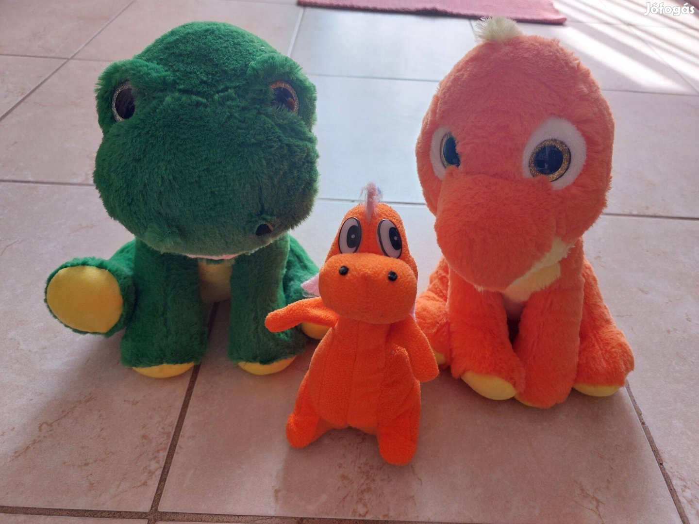 Eladó Pest megyében kiváló állapotú 3 db dino plüss figura