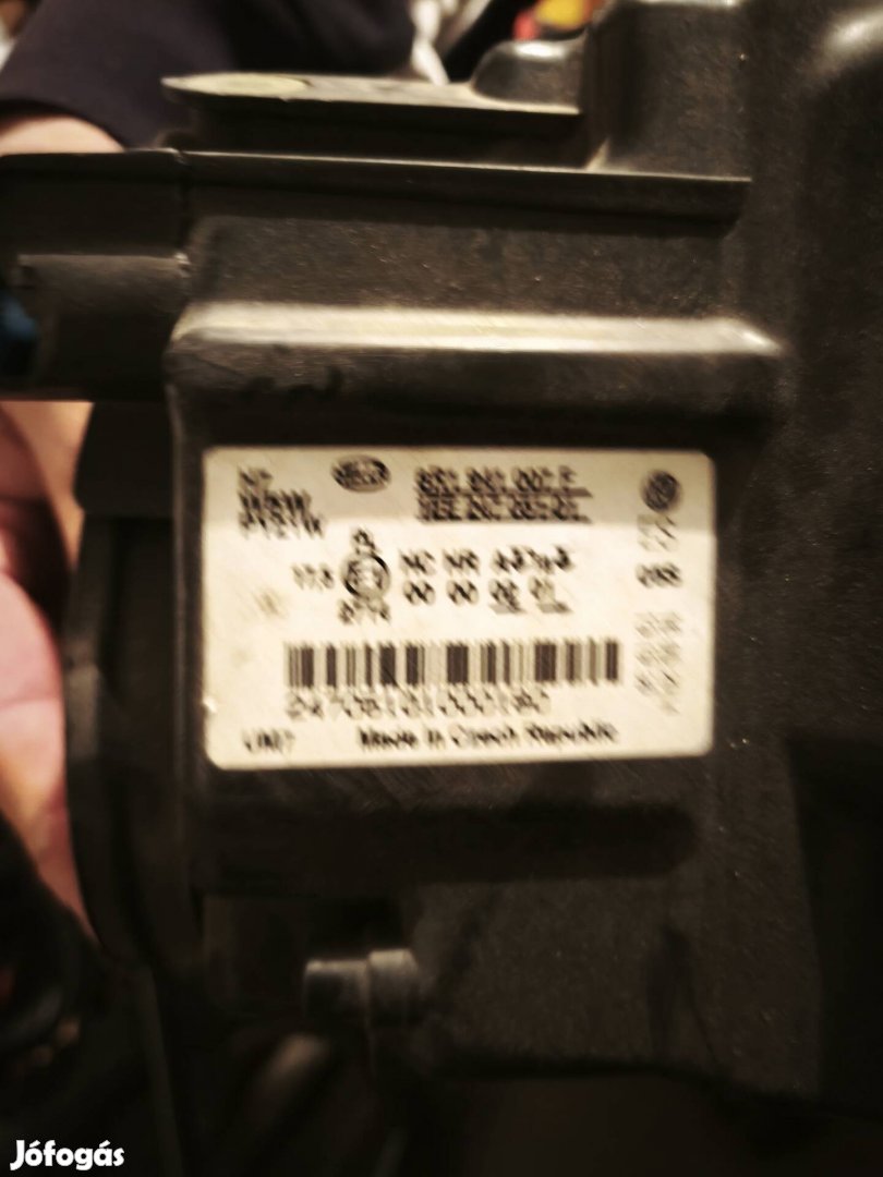 Eladó Peugeot 3008 fenyszóró pár