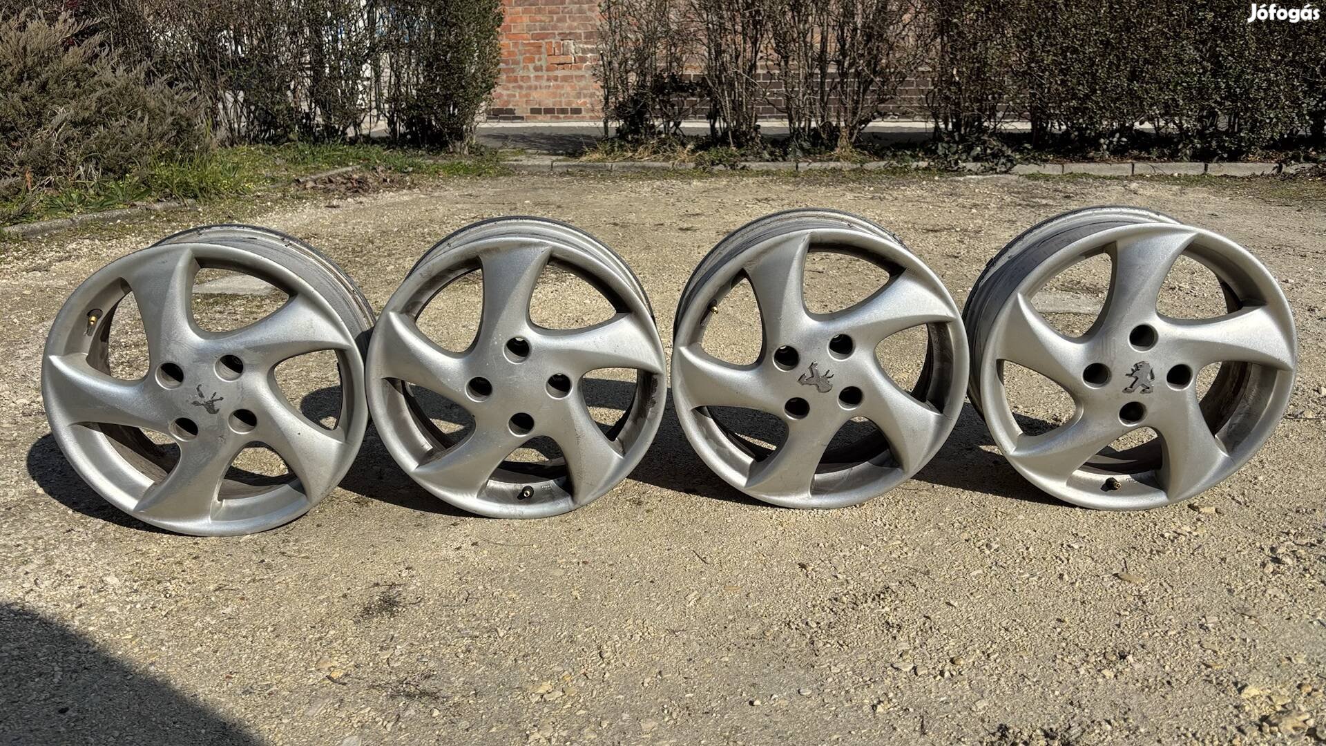 Eladó Peugeot Sirocco felni