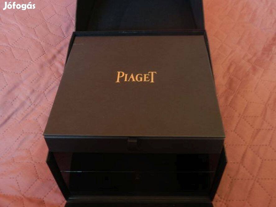 Eladó Piaget óradoboz.Képek szerinti újszerű állapot