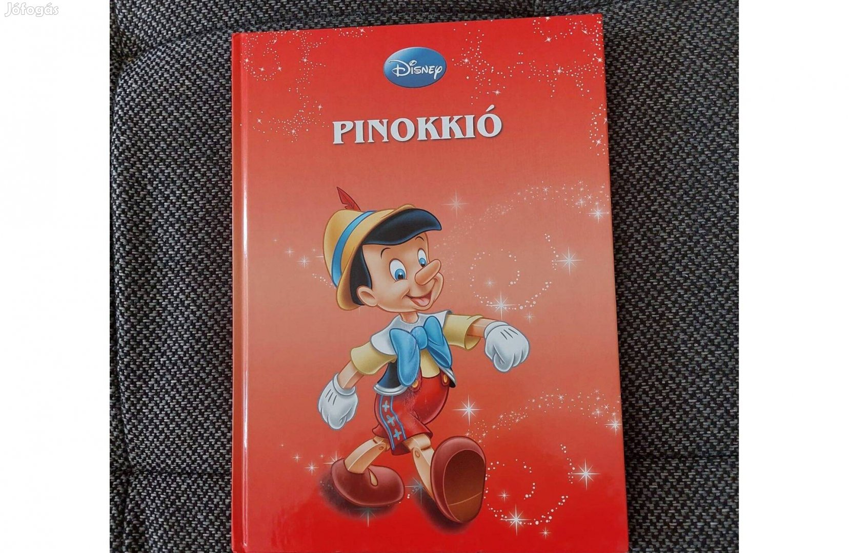 Eladó Pinokkió piros Disney mesekönyv