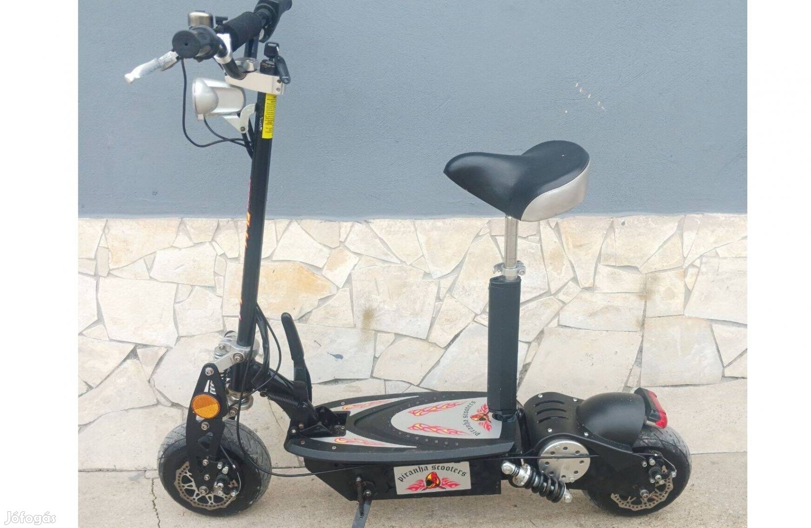 Eladó Piranha elektromos roller